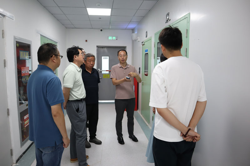 中國(guó)糧油學(xué)會(huì)專家組蒞臨南京微測(cè)調(diào)研指導(dǎo) 中國(guó)糧油學(xué)會(huì)專家組蒞臨南京微測(cè)調(diào)研指導(dǎo)